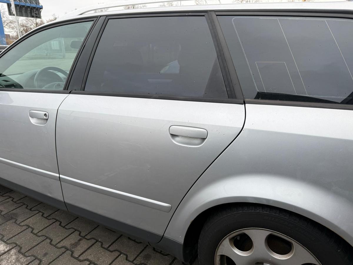 Audi A4 B6 original Tür hinten links LY7W Lichtsilber Metallic Kombi Rohbau BJ02